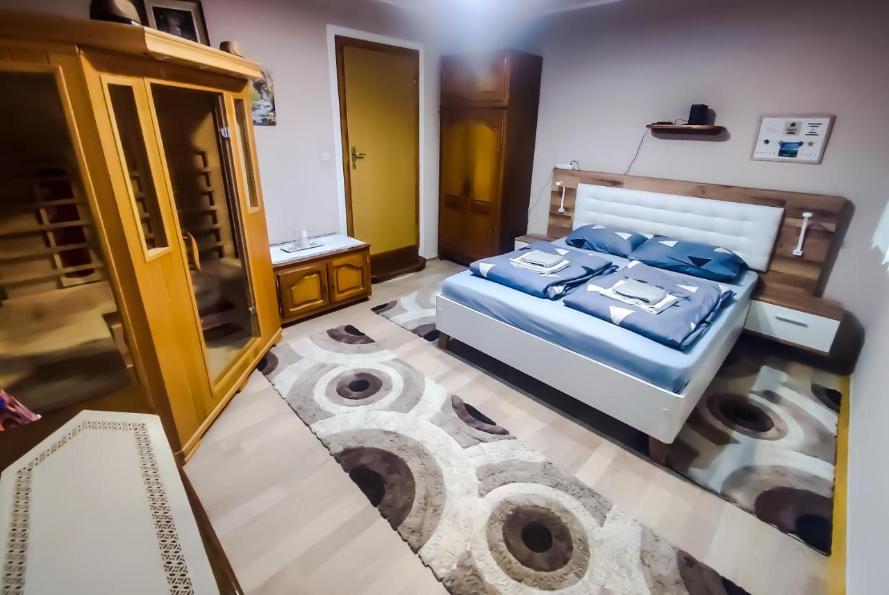 Apartman Magic Sauna,Jakuzzi,Kino Ливно Экстерьер фото